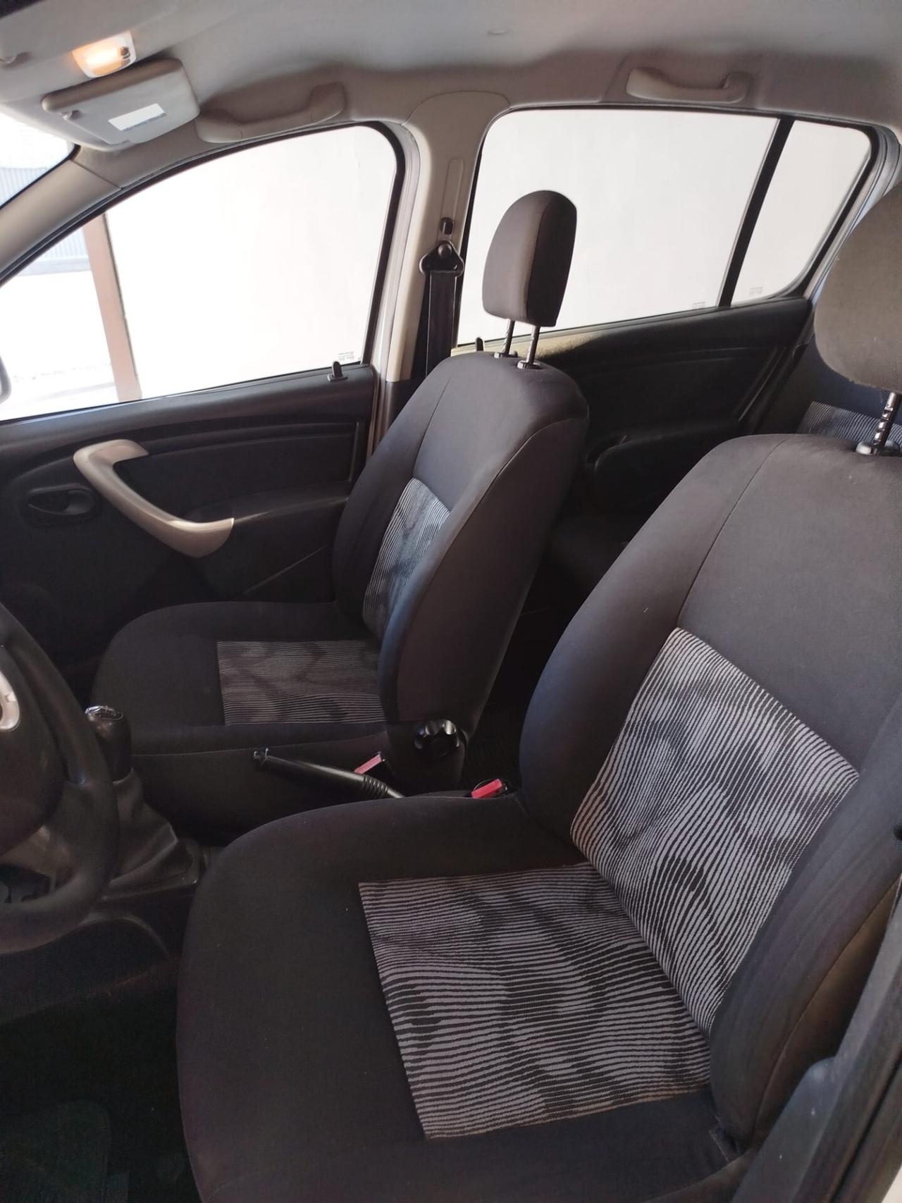 Dacia Sandero 1.4 benzina 75 CV CON GARANZIA