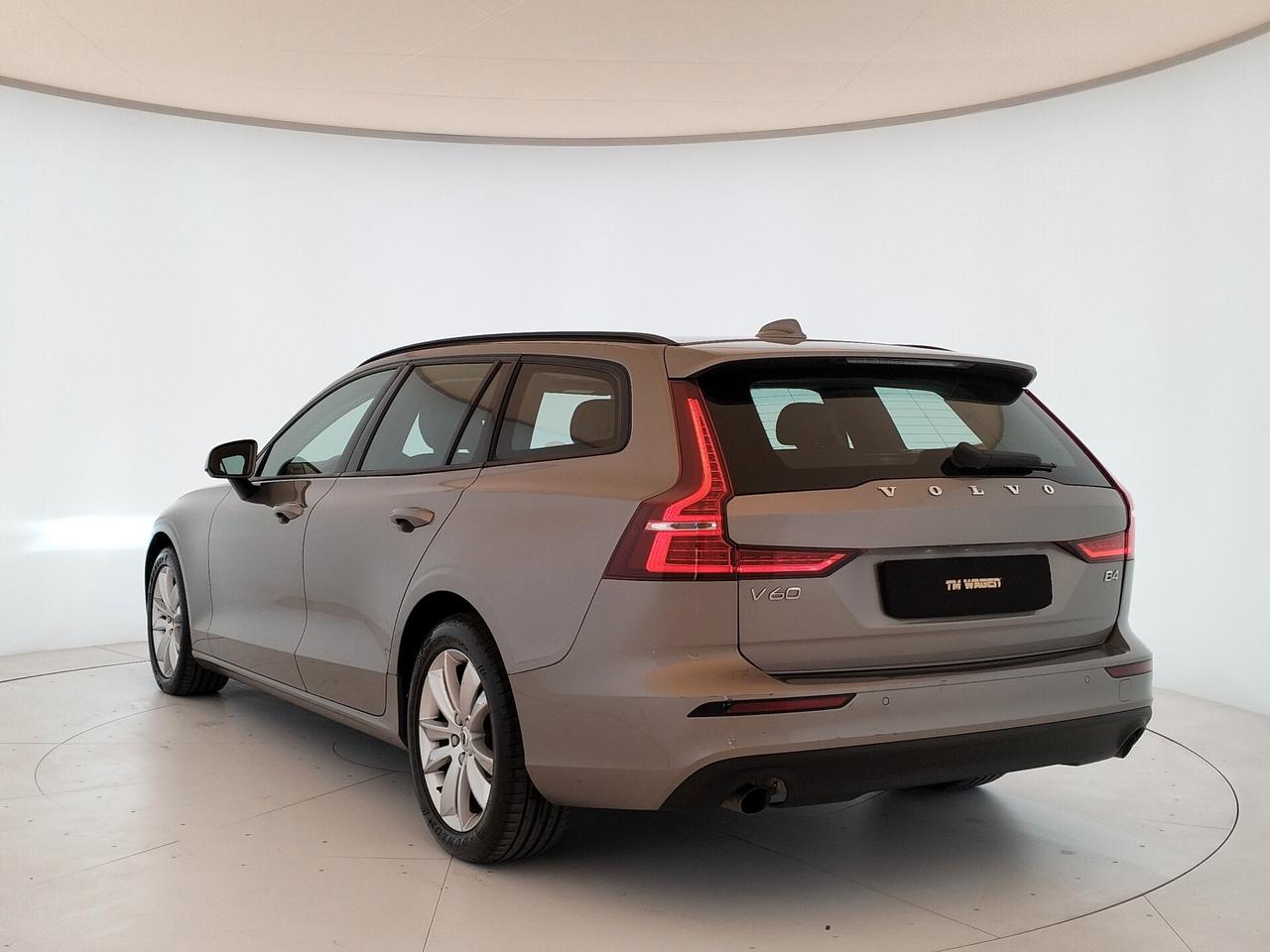 VOLVO V60 2.0 b4 Momentum Business auto - IVA ESPOSTA