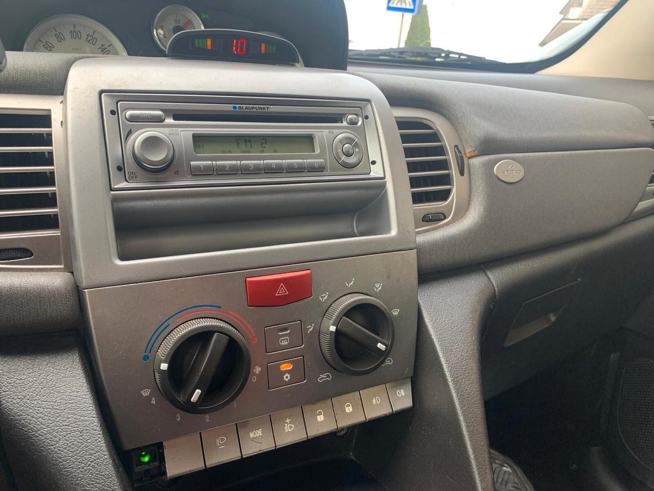Lancia Ypsilon 1.2 benz Neopatentati