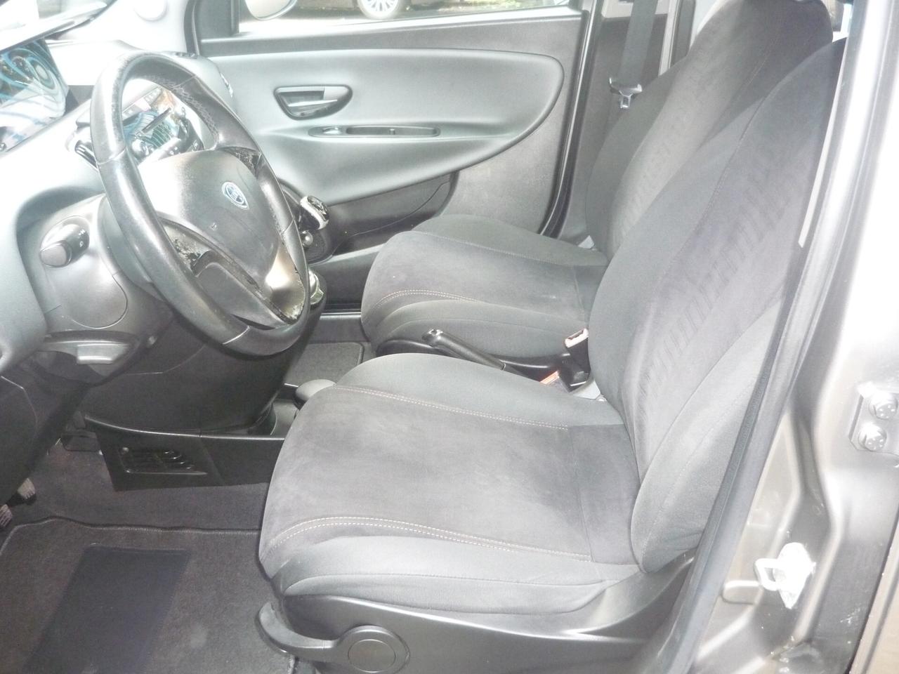 Lancia Ypsilon 1.2 69 CV 5 porte S&S Gold