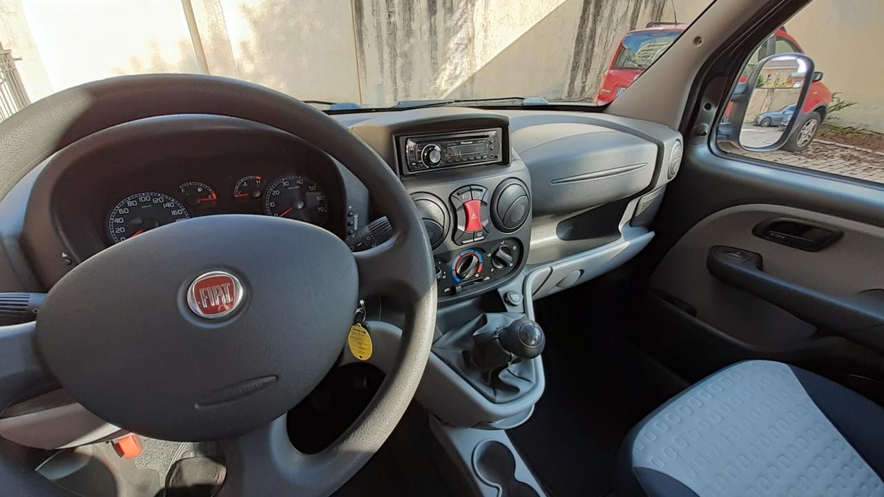 Doblò trasporto disabili pedana elettrica