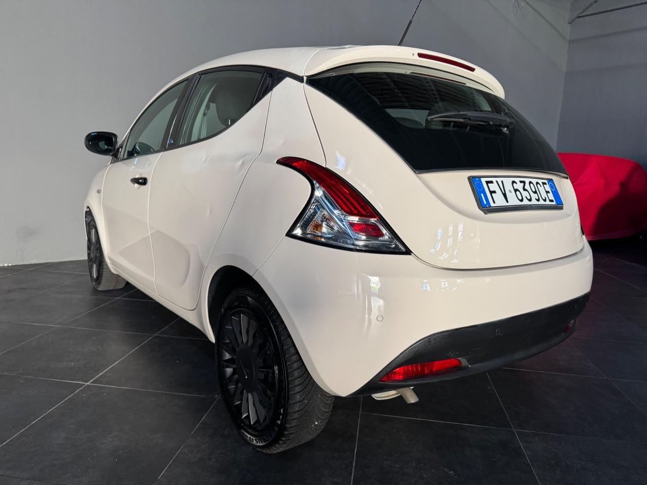 Lancia Ypsilon 1.2 69 CV 5 porte Platinum