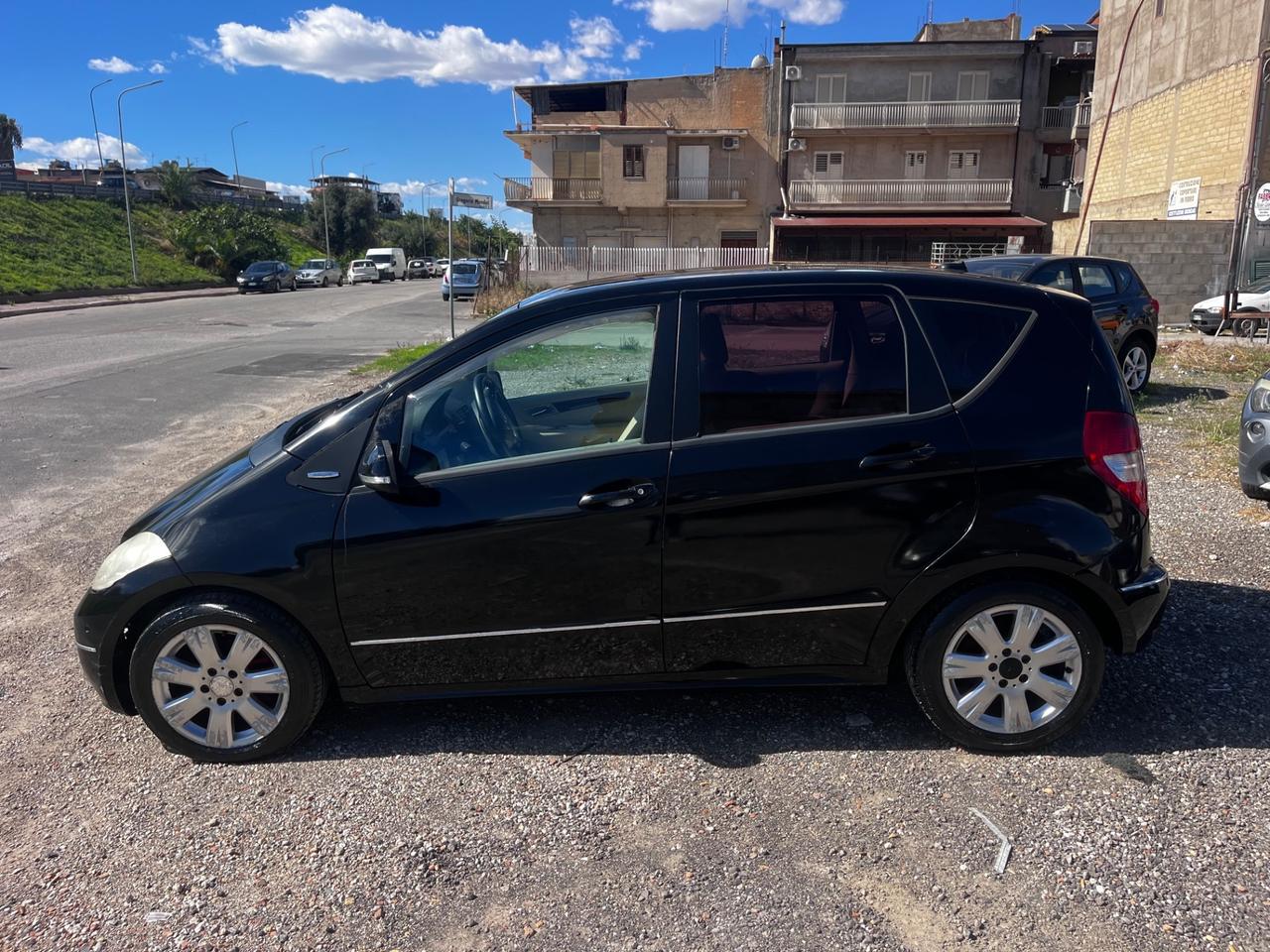 Mercedes A180 cdi 110cv Restilyng 2009 PERMUTA