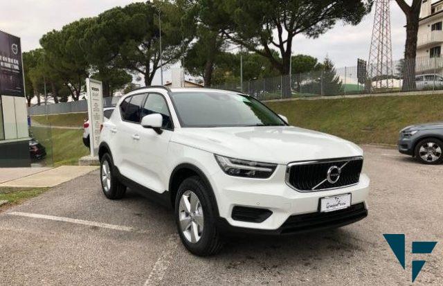 VOLVO XC40 T2 Geartronic Momentum Core