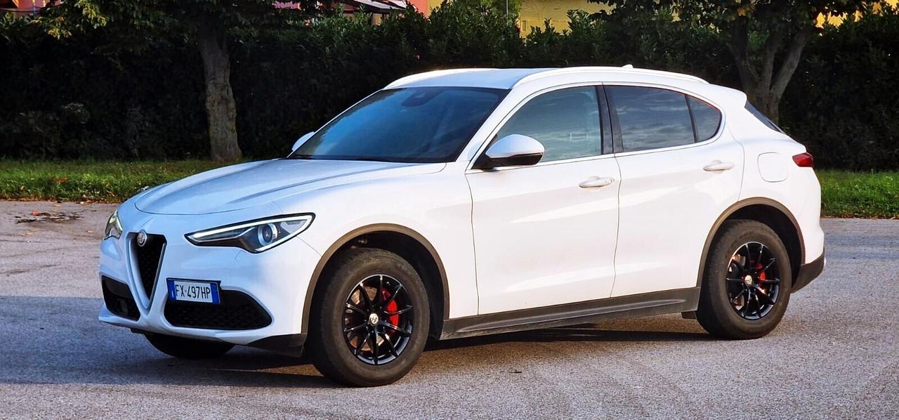 Alfa Romeo Stelvio 2.2 Turbodiesel 190 CV AT8 Q4 B-Tech