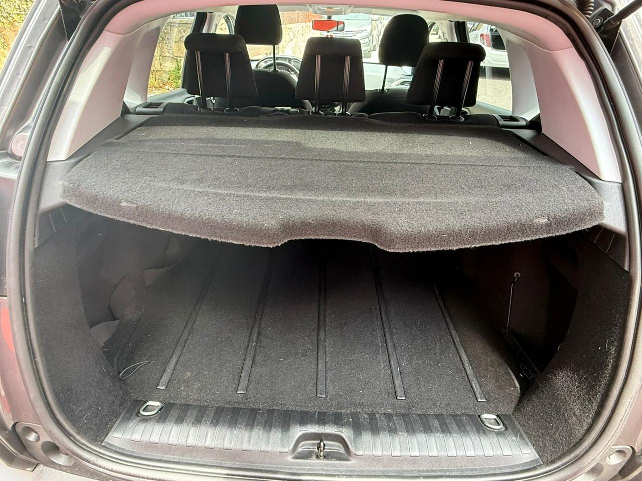 Peugeot 2008 1.6 e-HDi 92cv Urban Cross - 2014