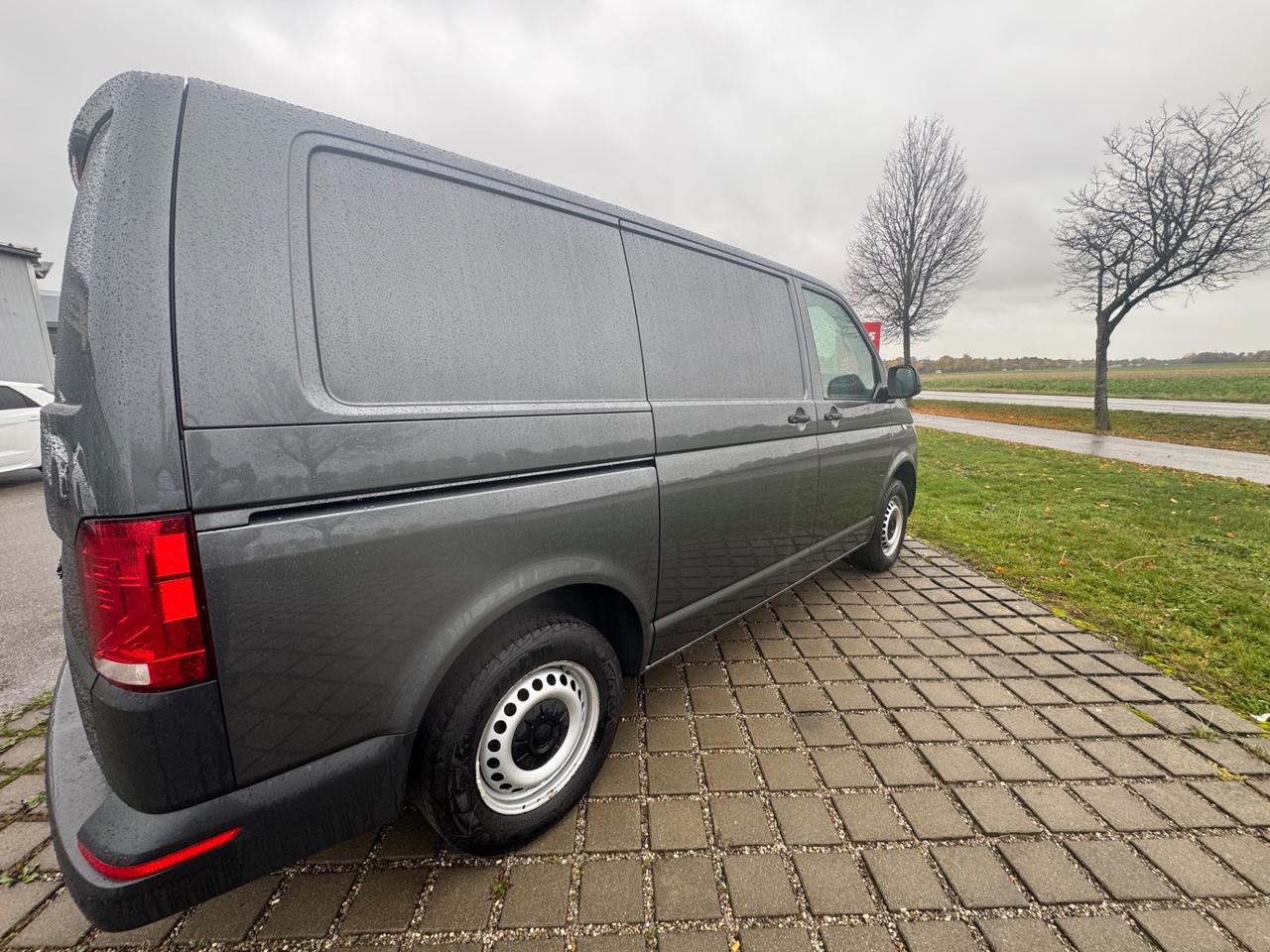 VOLKSWAGEN T6 TRANSPORTER
