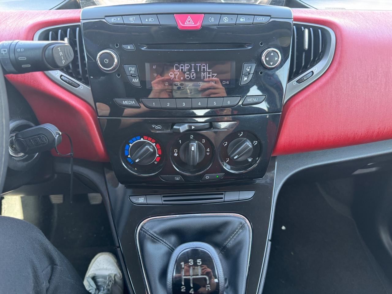 Lancia Ypsilon 1.2 69 CV Ok-Neopatentati