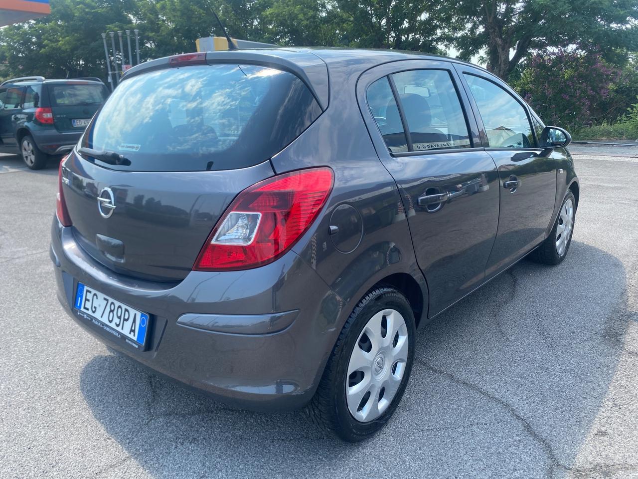 Opel Corsa 1.2 5 porte Cosmo