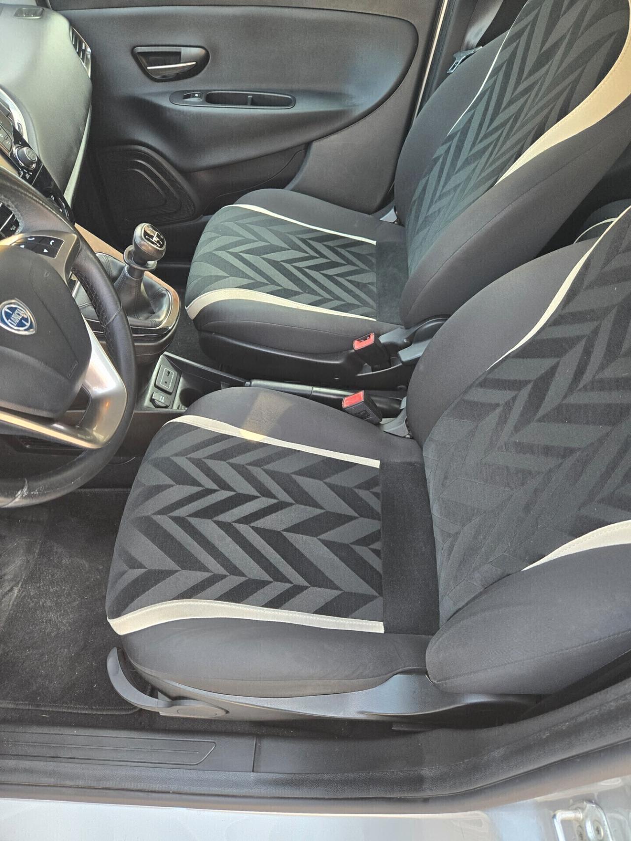 Lancia Ypsilon 1.2 69 CV 5 porte GPL Ecochic Gold