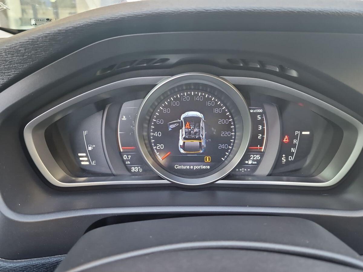 VOLVO V40 CROSS COUNTRY 2.0