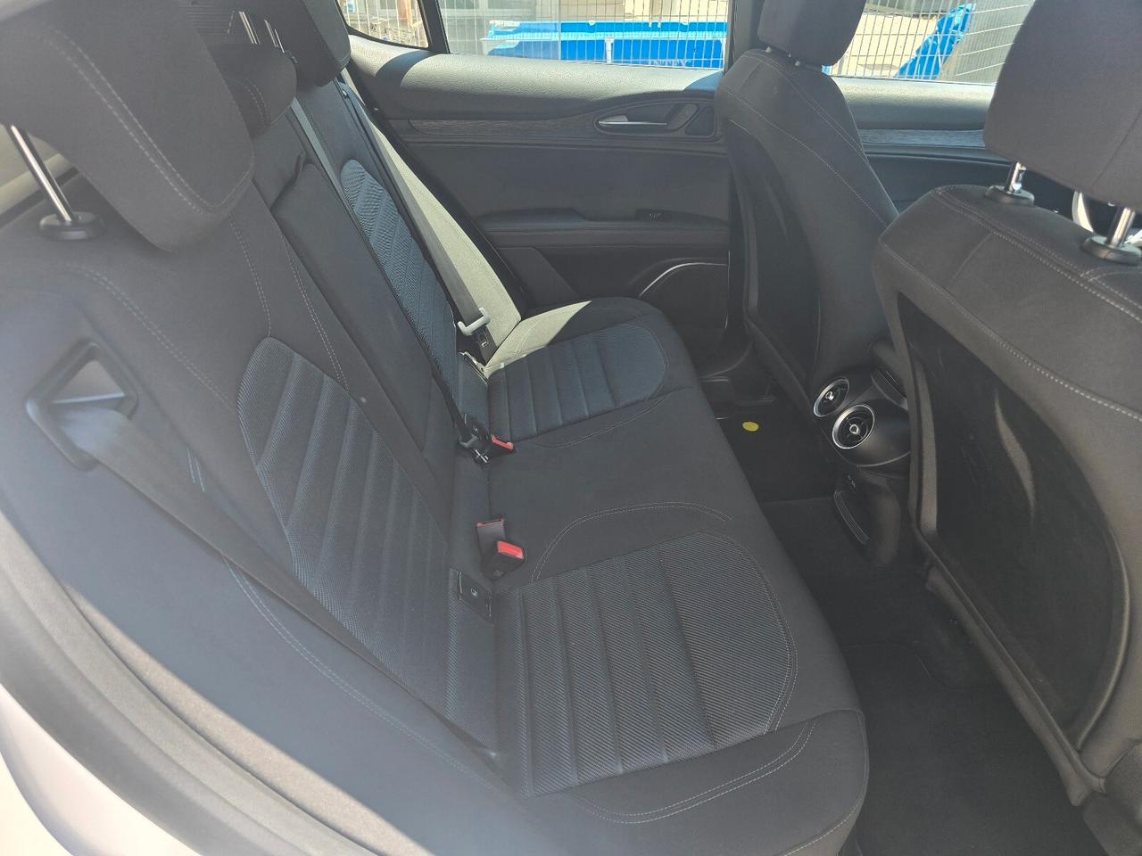 Alfa Romeo Stelvio 2.2 Turbodiesel 160 CV AT8 RWD Super Business