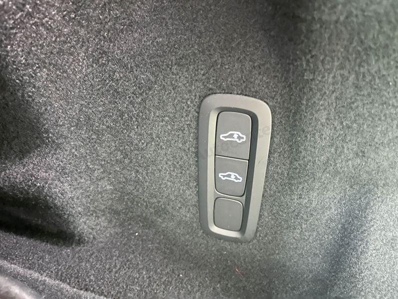 Volvo XC60 XC60 T6 PLUG IN PHEV ULTRA BALCK EDITION AWD AUT