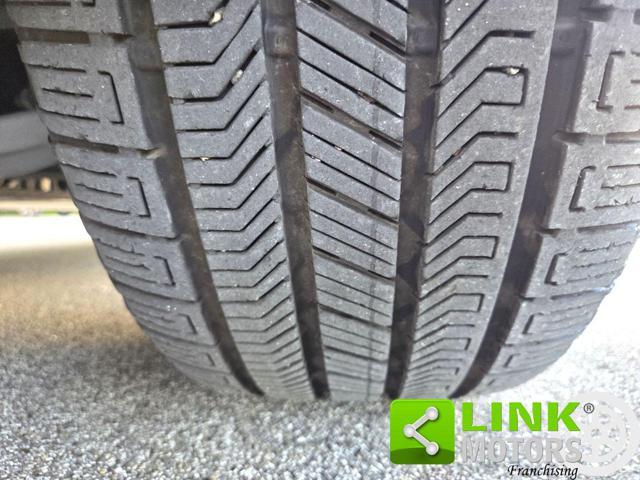 LAND ROVER Defender 110 3.0D I6 250 CV AWD Auto X-Dynamic HSE GARANZIA