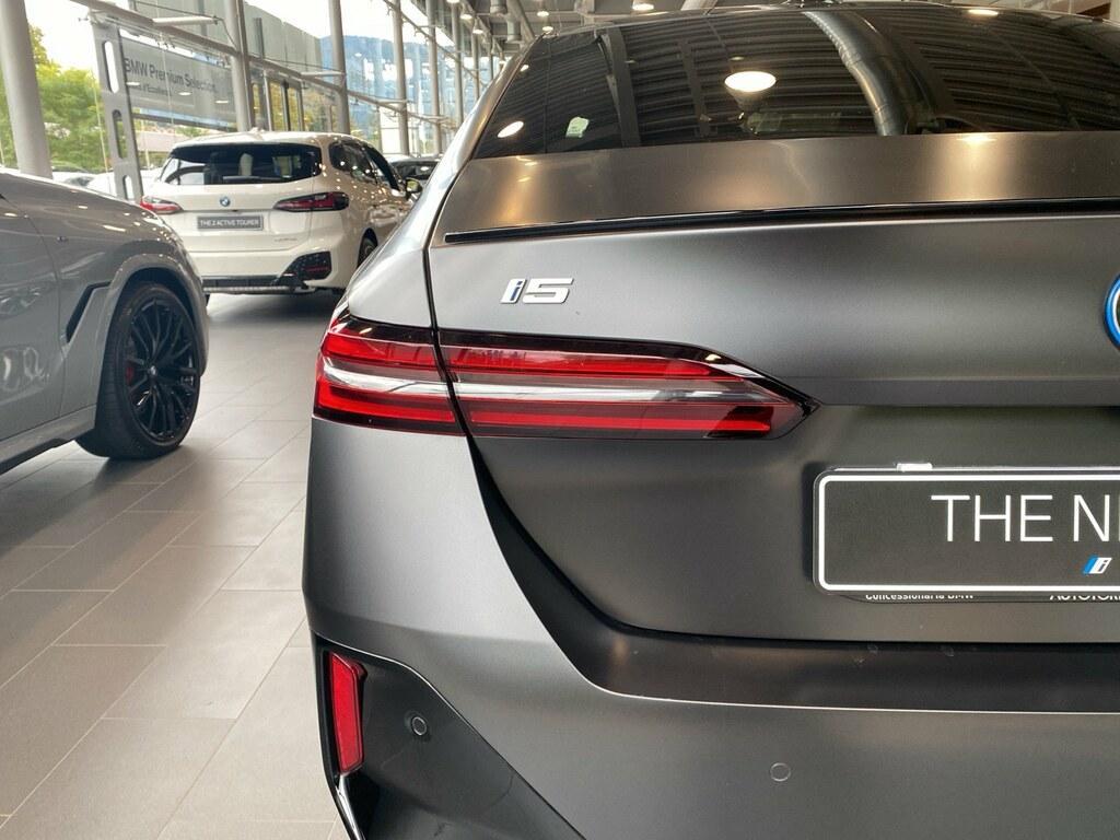 BMW i5 M60 Berlina Auto