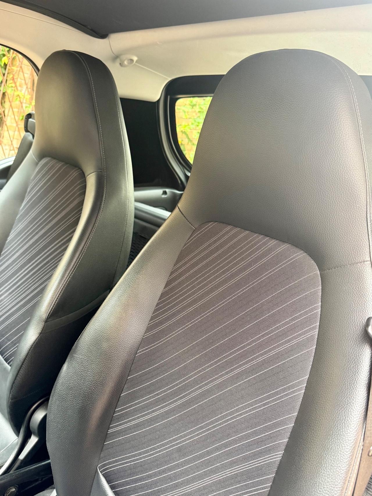 smart forTwo 0.9 52kw neopatentati PULSE SERVOSTERZO mp3 usb