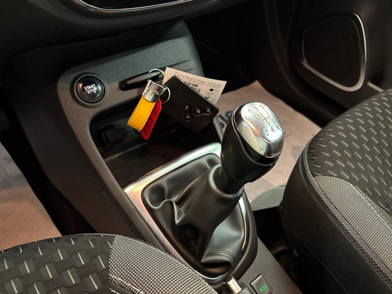 RENAULT Captur 0.9 tce Intens (energy r-link) 90cv E6 IDONEA NEOPATENTATO