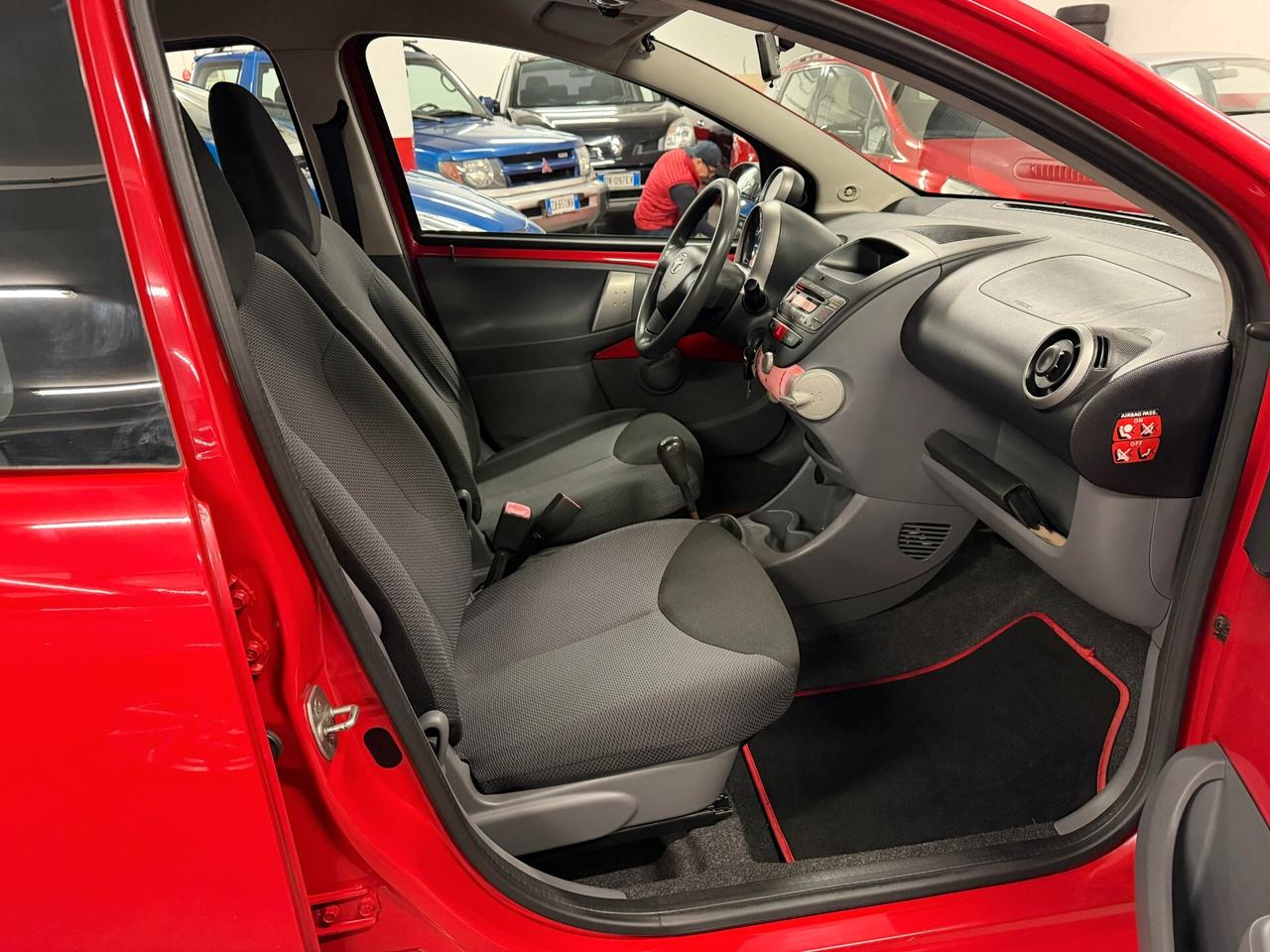 Toyota Aygo 1.0 12V VVT-i 5 porte Sol