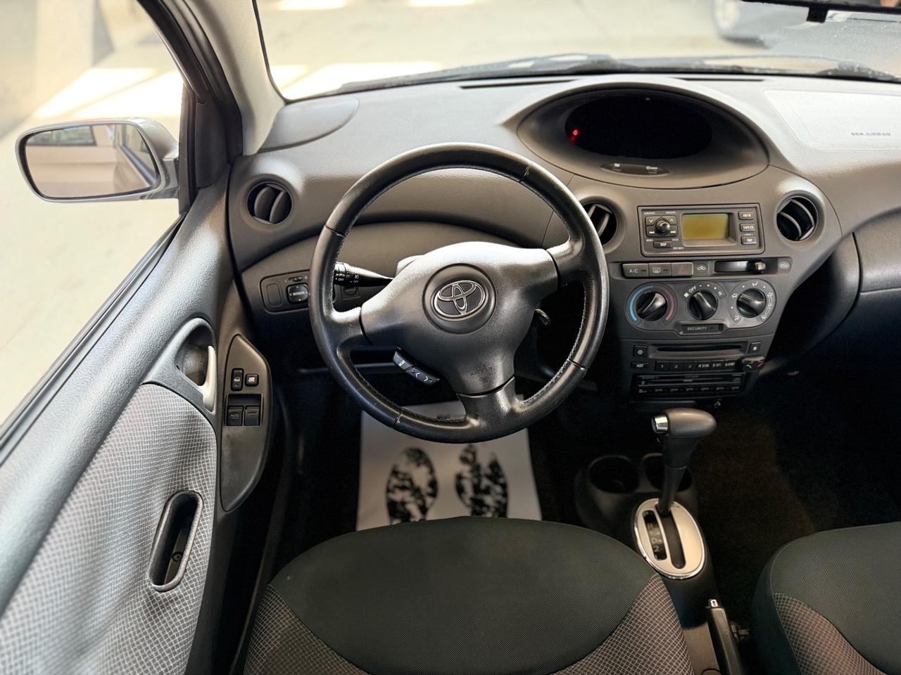 Toyota Yaris 1.3i 16V cat 5 porte Sol AUTOMATICO NEOPATENTATI