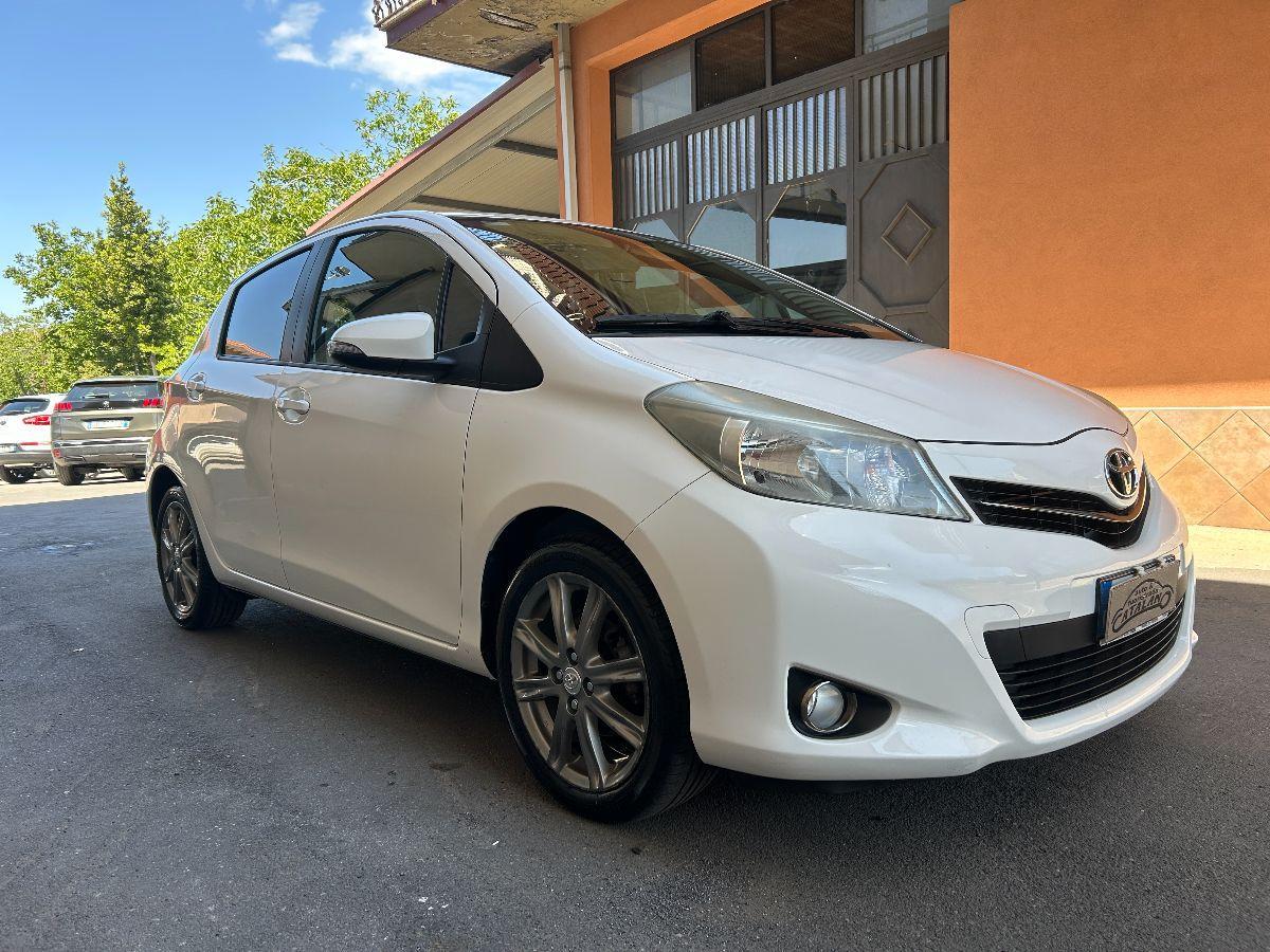 TOYOTA - Yaris - 1.4 D-4D 5p. Lounge NAVI TELECAMERA