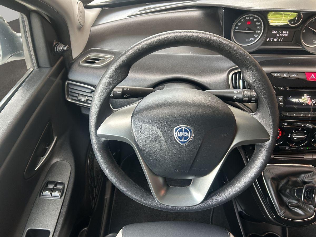 LANCIA - Ypsilon - 1.2 69 CV 5p. Platinum