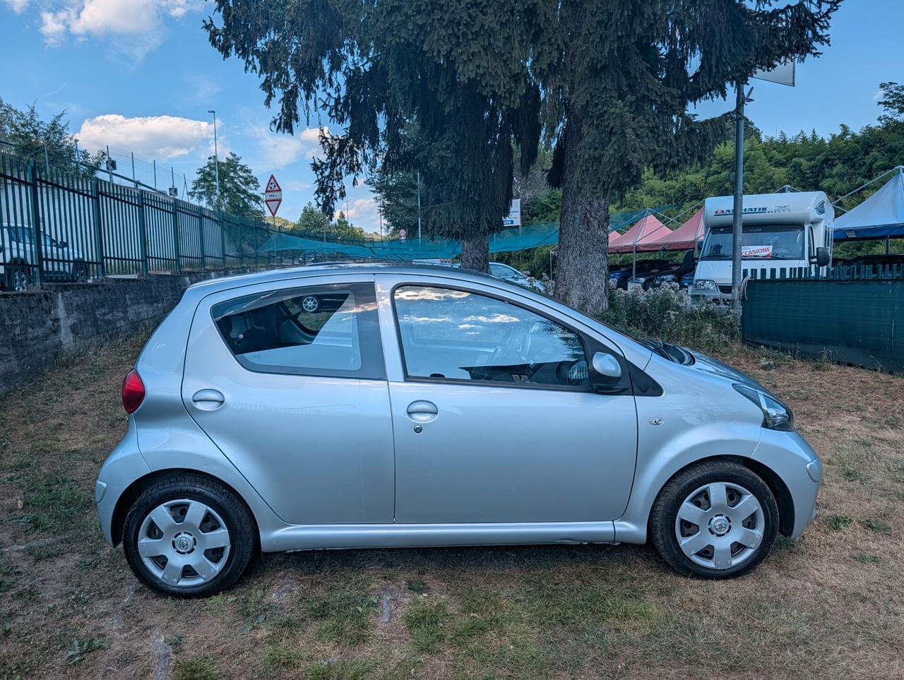 Toyota Aygo 1.0 12V VVT-i 5 porte Sol
