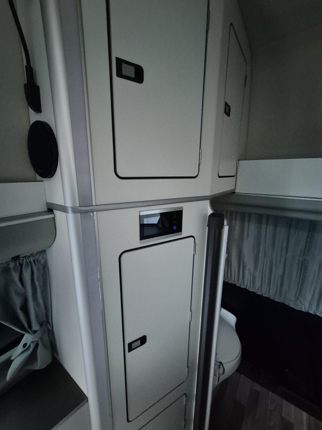 AUTOCARAVAN WESTFALIA NUGGET PLUS 180CV CAMBIO AUTOM