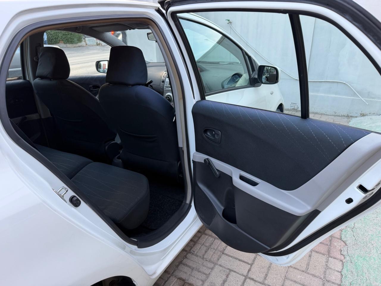 Toyota Yaris 1.0 VVT-i Sol - GARANZIA