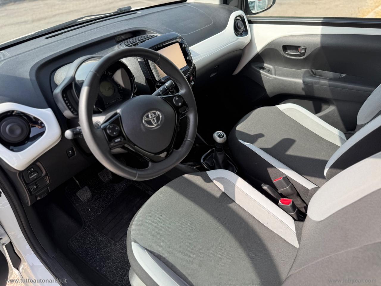 TOYOTA Aygo 1.0 VVT-i 69 CV 5p. x-wave