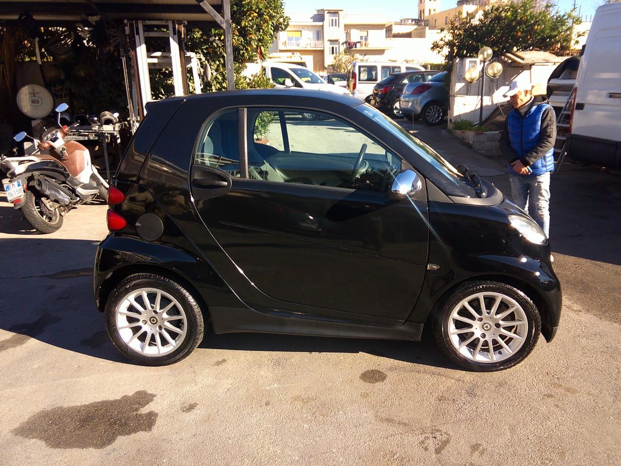 Smart ForTwo 1000 52 kW coupé pure 09