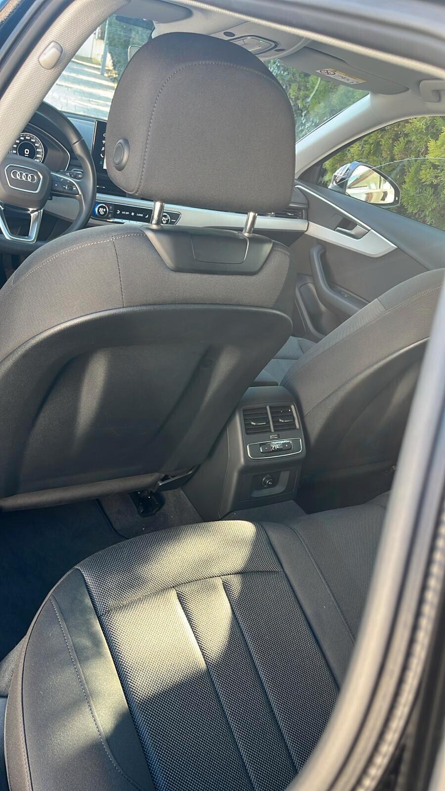 Audi A4 30 TDI/136 CV S tronic Business Advanced 28.000km 2023