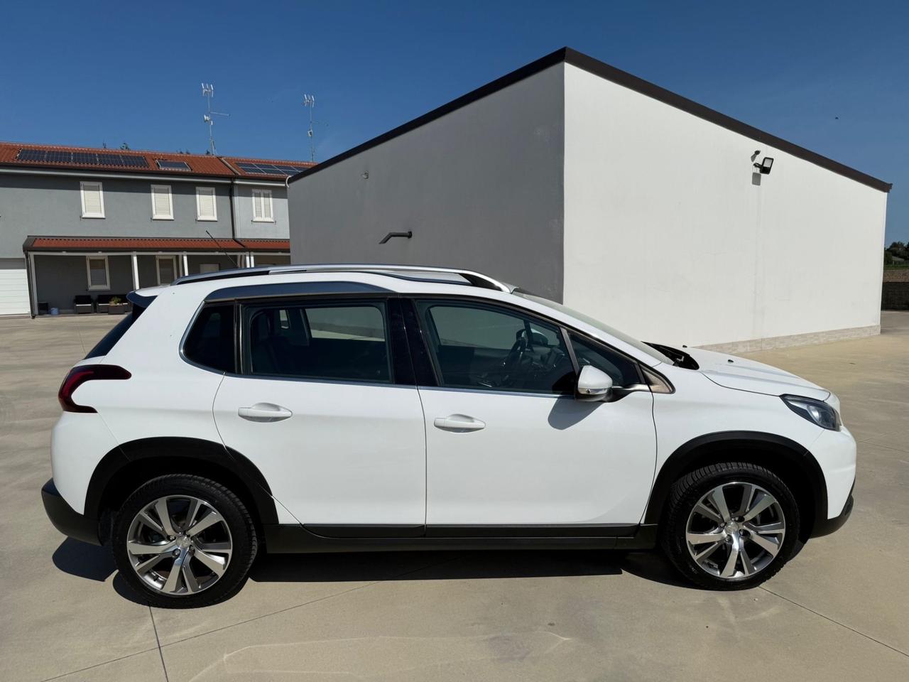 Peugeot 2008 BlueHDi 100 Allure