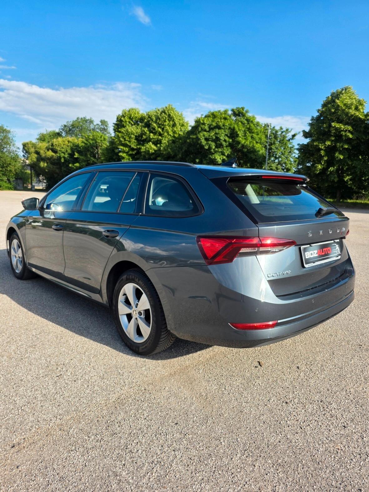 Skoda Octavia 2.0 TDI EVO SCR Wagon Executive Manuale