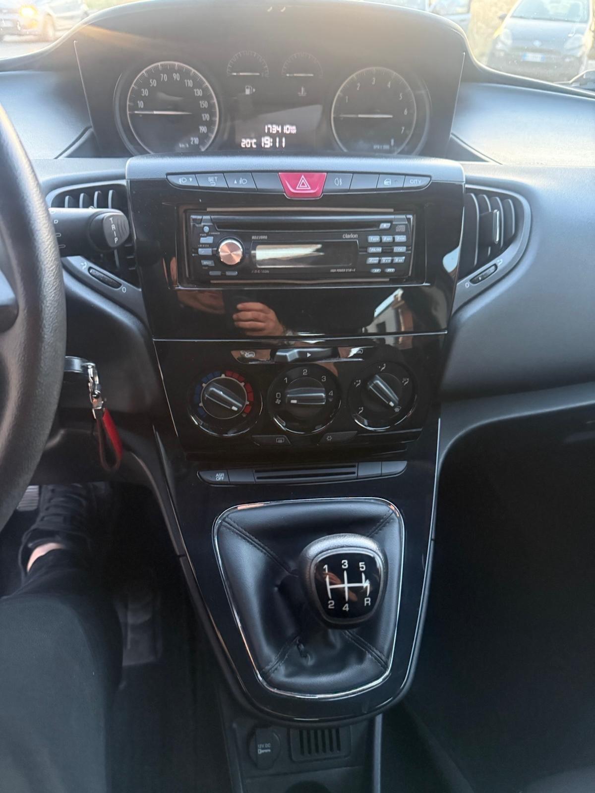 Lancia Ypsilon 1.2 69 CV 5 porte Platinum