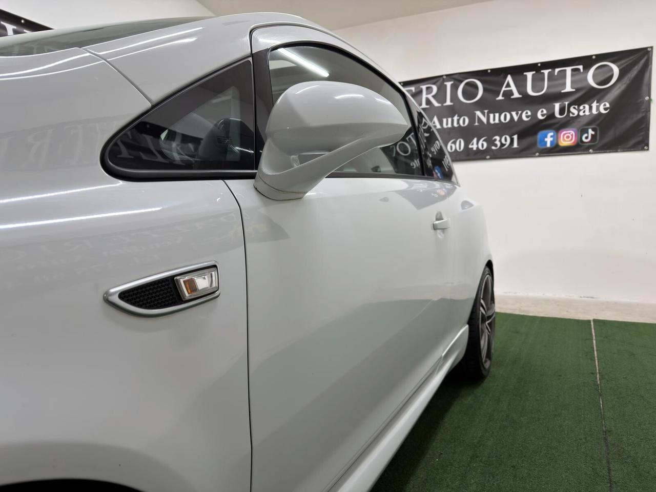 Opel Corsa 1.6 T 192CV 3 porte OPC