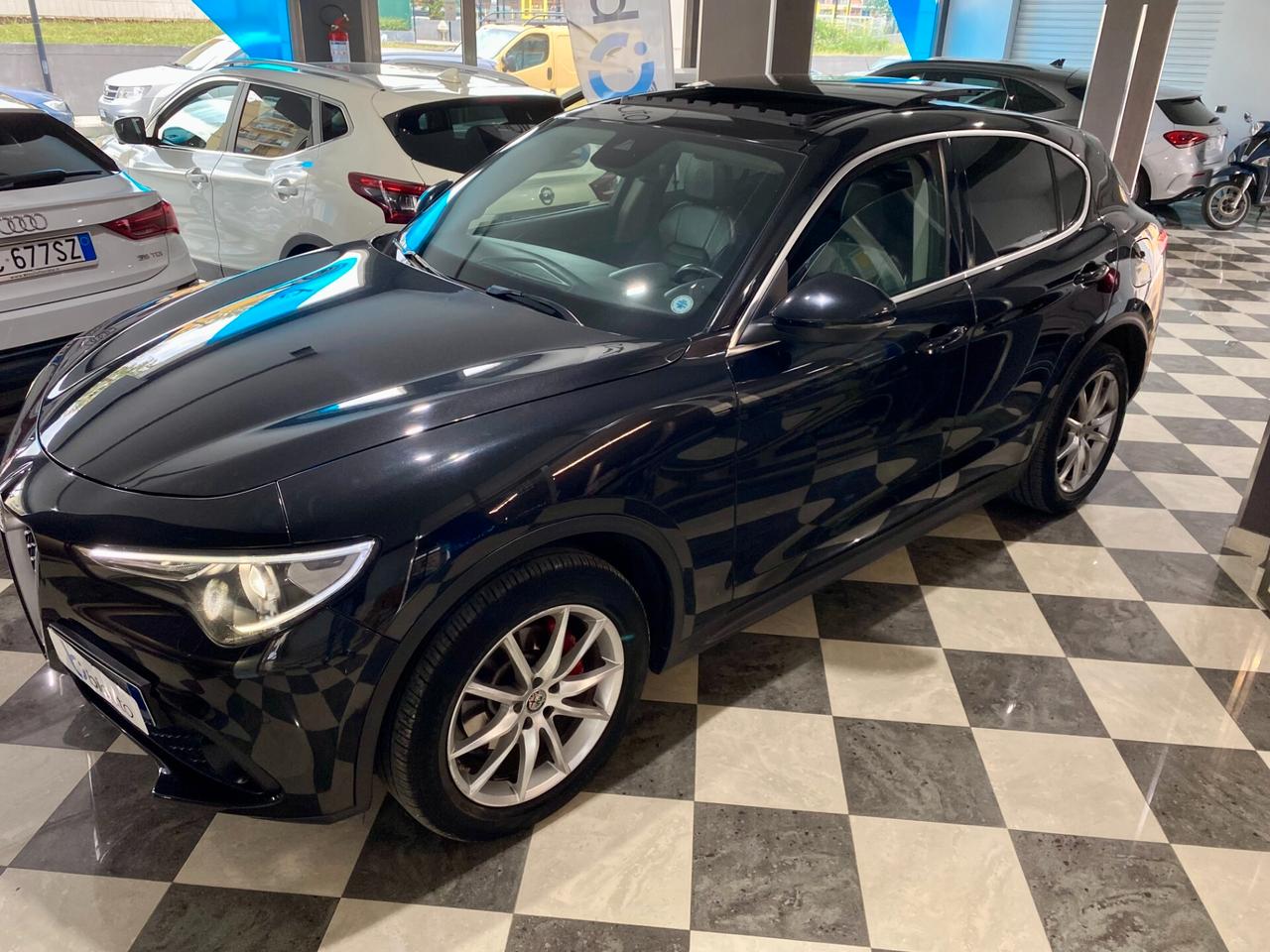 Alfa Romeo Stelvio 2.2 Turbodiesel 210 CV AT8 Q4 Executive Tetto apr.-2017