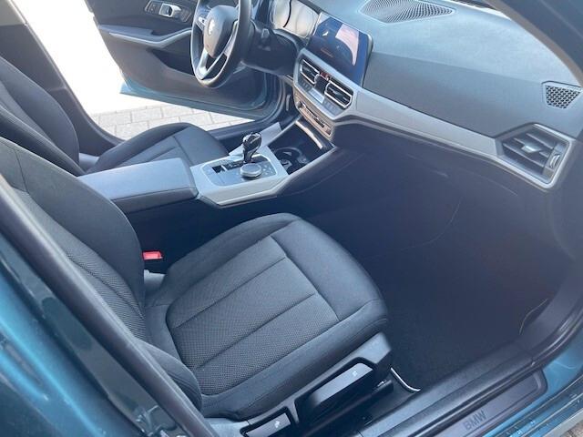 Bmw 318 318d 48V Touring Business Advantage