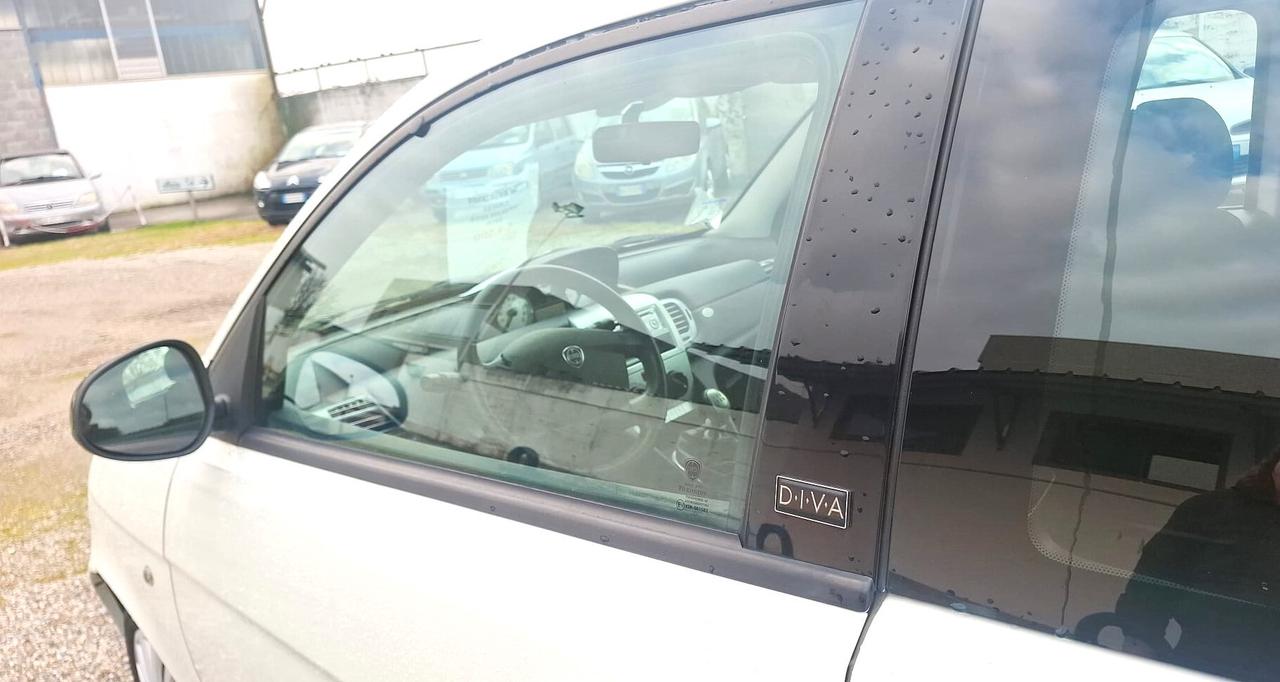 Lancia Ypsilon 1.2 69 CV DIVA