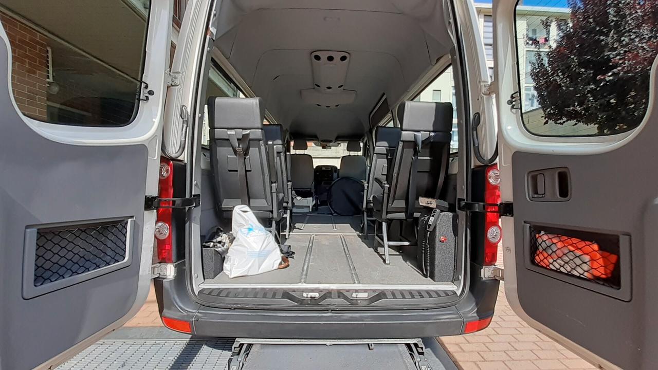 Volkswagen Crafter trasporto disabili doppia pedana tetto alto