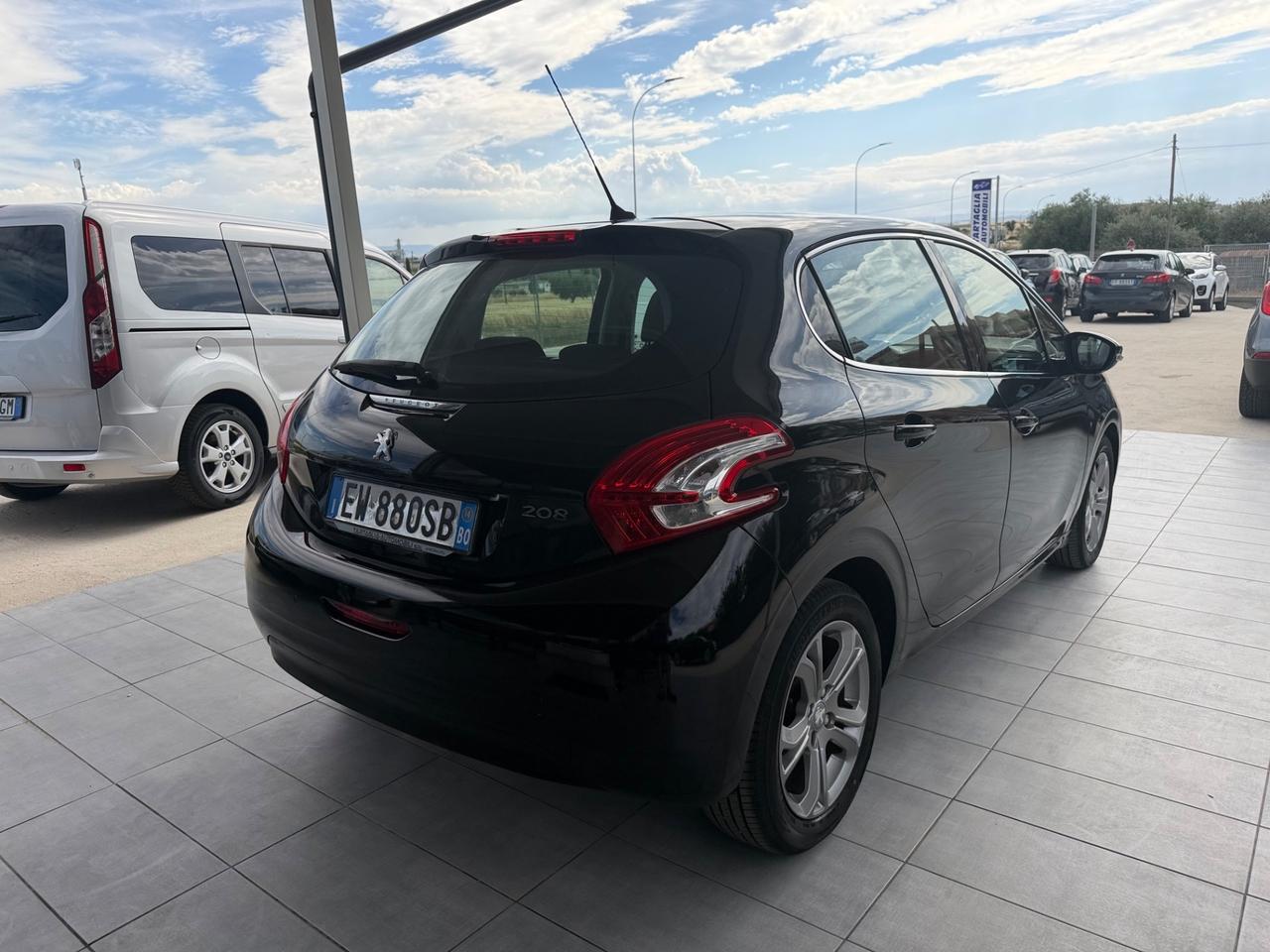 Peugeot 208 1.4 HDi 68 CV 5 porte Allure