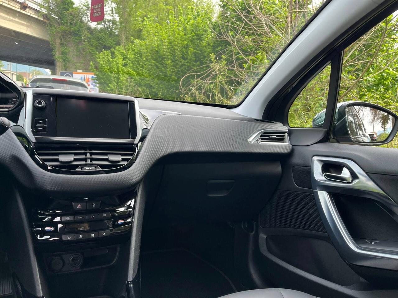 Peugeot 2008 1.6 BlueHDi 100CV Allure
