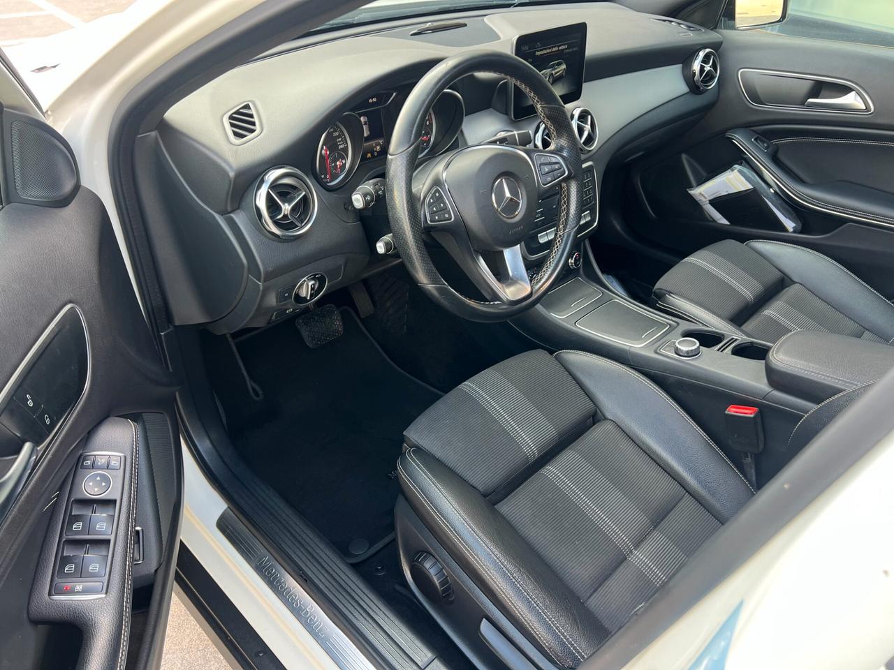 Mercedes GLA 200 d Automatic 4Matic Premium/UNICA PROP