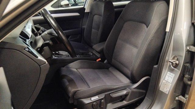 VOLKSWAGEN Passat Variant 1.6 TDI SCR DSG Business NAVI