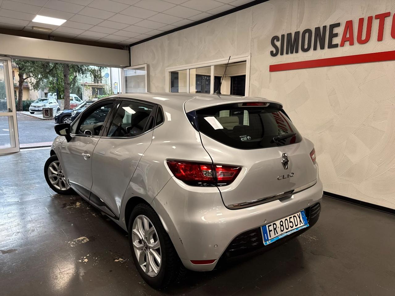 Renault Clio 1.2 75 CV 5 porte Duel