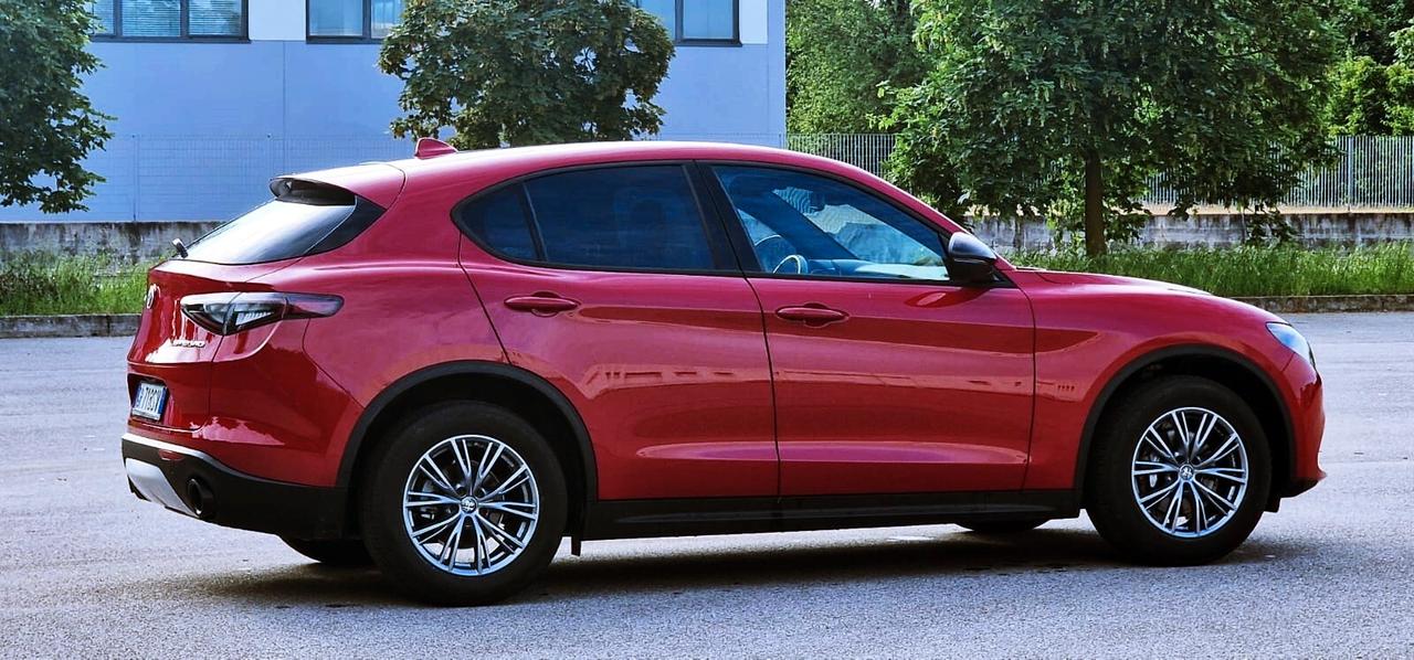 Alfa Romeo Stelvio 2.2 Turbodiesel 160 CV AT8 RWD Super