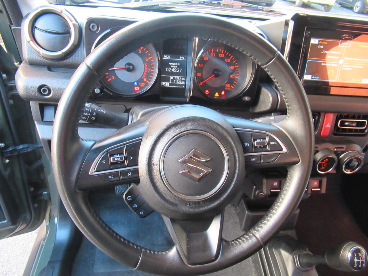 Suzuki Jimny 1.5 5MT Top