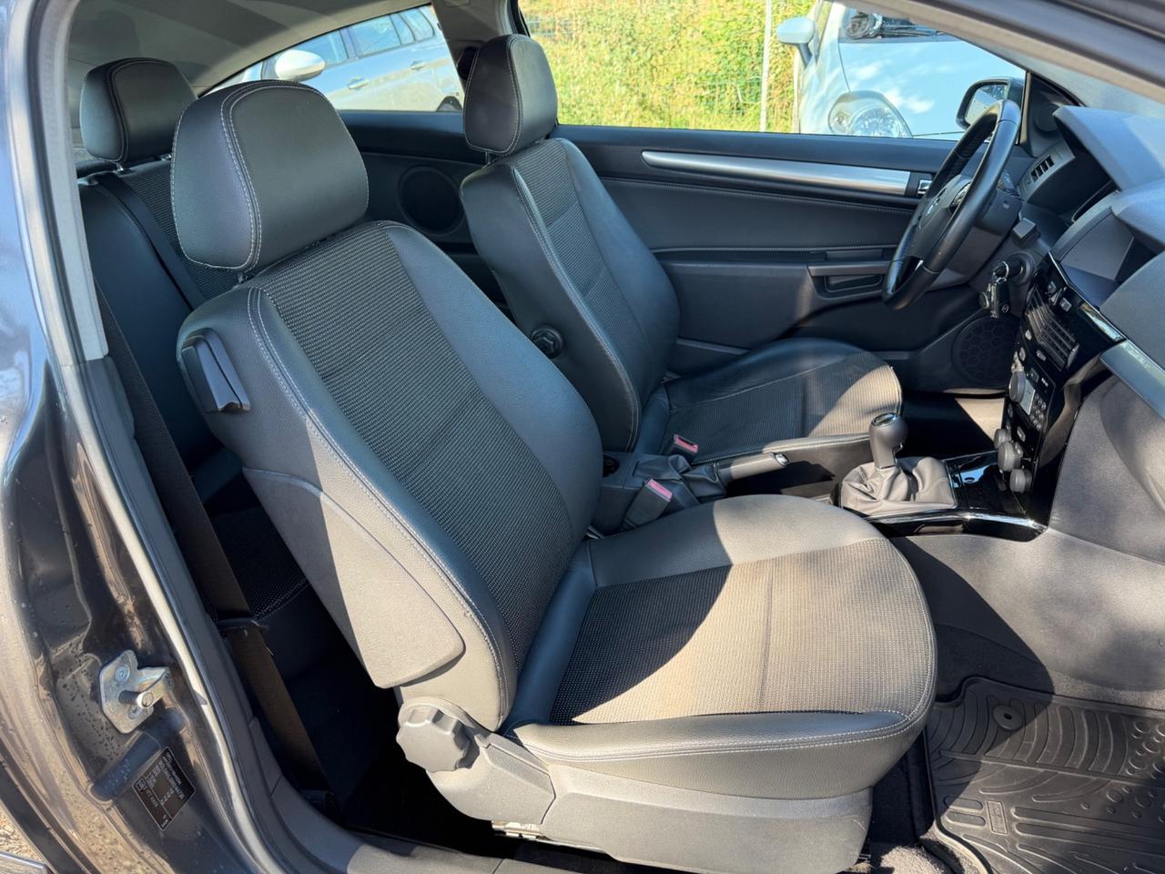 Opel Astra GTC 1.7 CDTI 125CV 3 porte Cosmo
