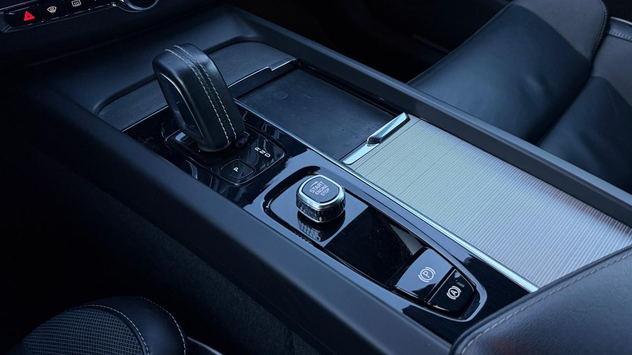 VOLVO XC60 R-DESIGN 197 CV - VIRTUAL COCKPIT, PELLE, FULL LED