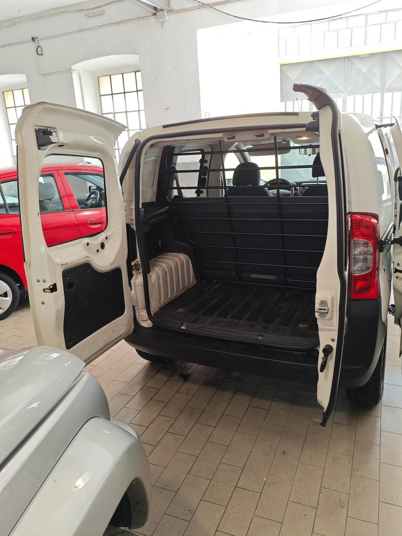 Peugeot bipper tipee