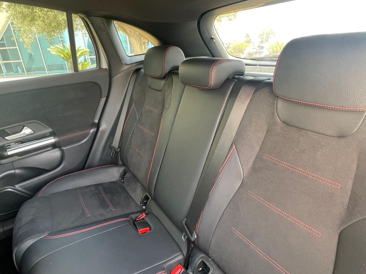 Mercedes-Benz GLA 200 d Premium auto possibilità noleggio no scoring